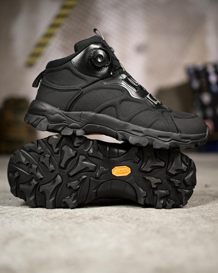 Тактичні черевики на автозав'язці чорні