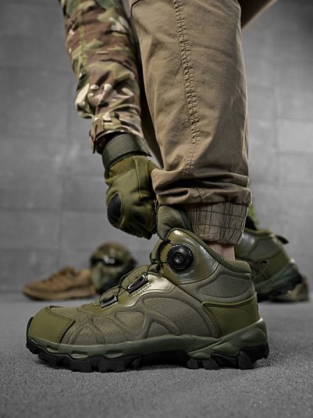 Тактичні черевики на автошнурівці олива